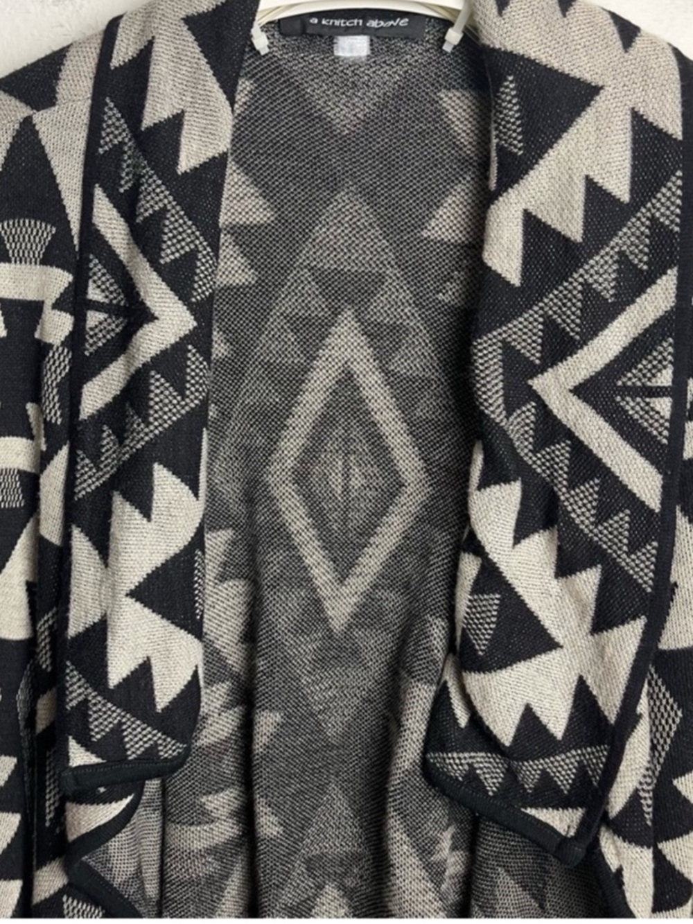 A KNITCH ABOVE Aztec Cardigan - Picture 9 of 10